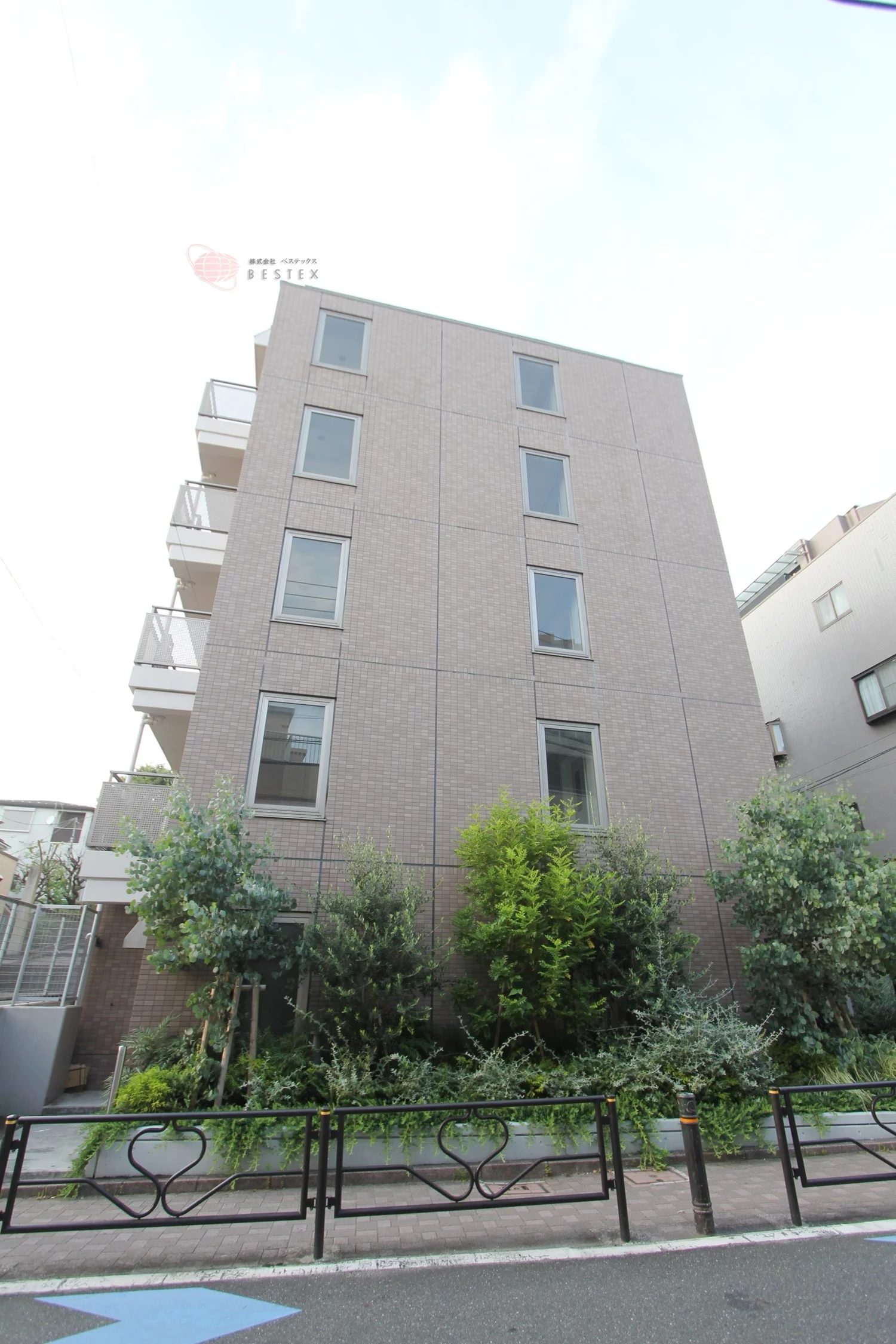 レジディア本郷菊坂プレイス(旧 AZ本郷菊坂)